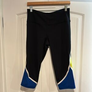 Knockout capri pant VS Sport size M